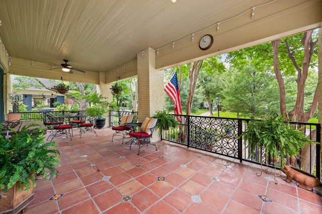 2307 5th Ave, Fort Worth, TX 76110 - view of patio with outdoor dining area and ceiling fan