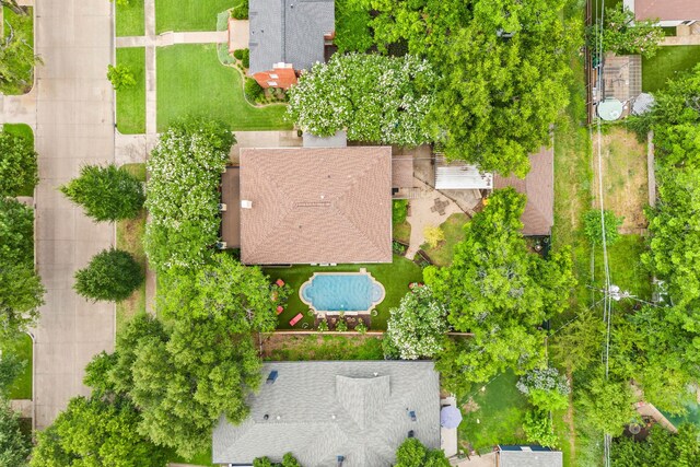 2307 5th Ave, Fort Worth, TX 76110 - bird's eye view of a pool area