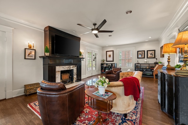 2307 5th Ave, Fort Worth, TX 76110 - living area with a ceiling fan, wood finished floors, recessed lighting, baseboards, and ornamental molding