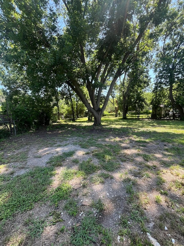412 Sands Ct, White Settlement, TX 76108 - view of yard