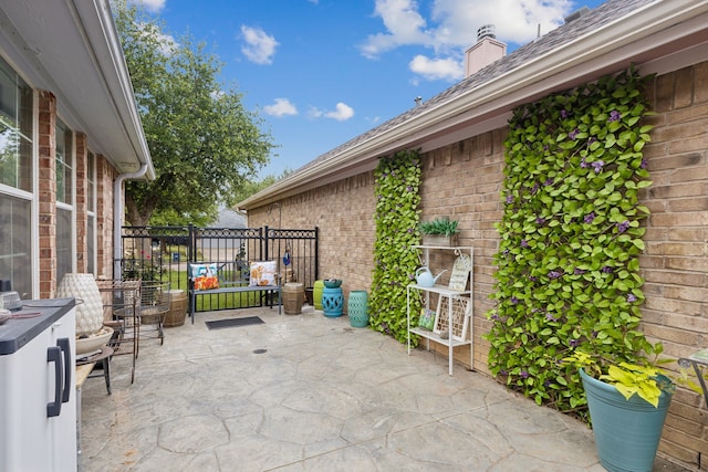 816 Claycourt Cir, Fort Worth, TX 76120 - view of patio / terrace