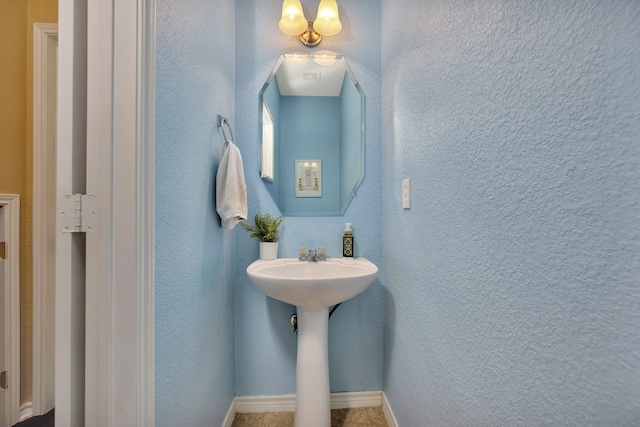 4013 Vista Greens Dr, Fort Worth, TX 76244 - bathroom with baseboards and a textured wall