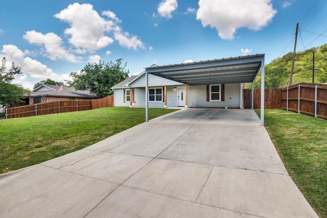 209 NE 6th Ave, Mineral Wells, TX 76067 - view of front facade with driveway