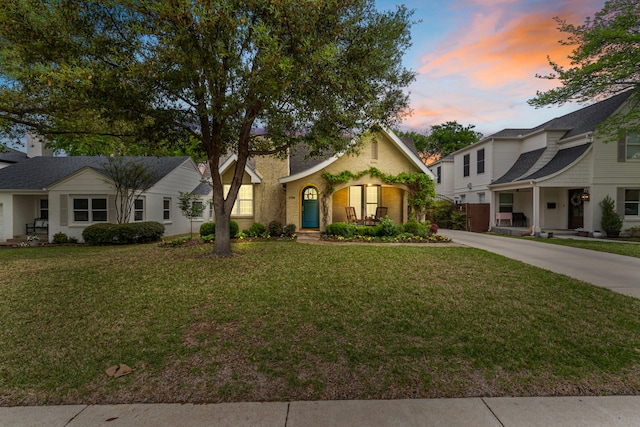 3766 W 4th St, Fort Worth, TX 76107 - view of front of home featuring a front yard and driveway