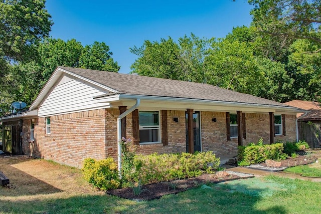 731 E Cherry St, Duncanville, TX 75116 - ranch-style house with brick siding