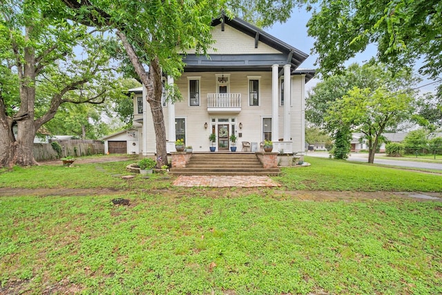100 Corsicana St, Hillsboro, TX 76645 - rear view of house with a balcony