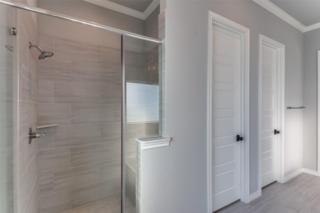 712 Tallgrass Dr, Aledo, TX 76008 - bathroom featuring a shower stall, crown molding, and baseboards