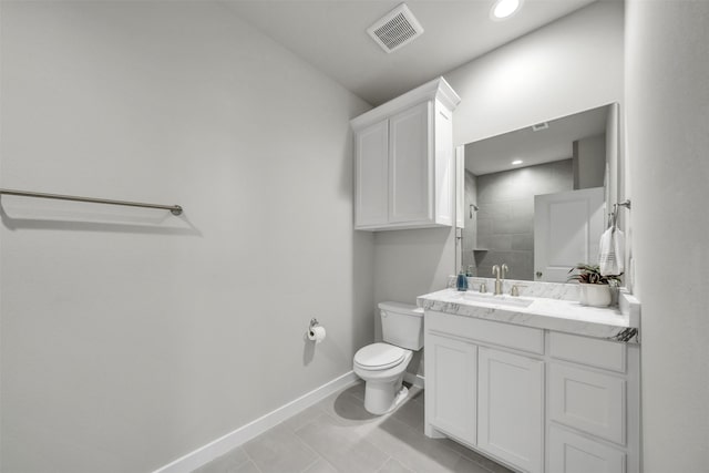 498 Cumberland Trl, Bridgeport, TX 76458 - bathroom with toilet, a tile shower, vanity, baseboards, and tile patterned floors