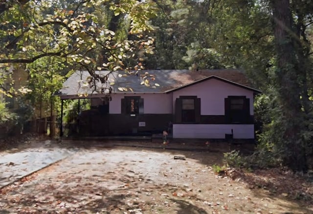 1325 Louis St, Shreveport, LA 71108 - single story home with a carport and driveway