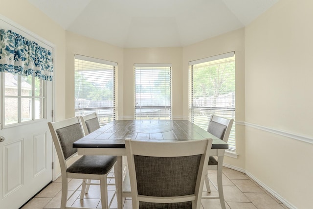 522 E Lanett Dr, Desoto, TX 75115 - dining space with light tile patterned floors, healthy amount of natural light, and baseboards