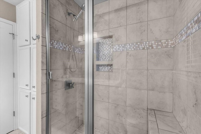 1210 Kay Dr, Weatherford, TX 76086 - full bathroom featuring a shower stall