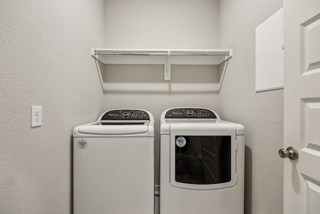 1529 Calcot Ln, Forney, TX 75126 - laundry room with washing machine and dryer