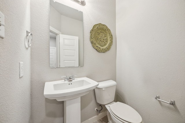 1529 Calcot Ln, Forney, TX 75126 - half bath featuring toilet