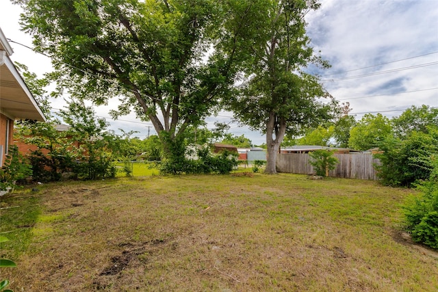 2302 Mockingbird Ln, Garland, TX 75042 - view of yard
