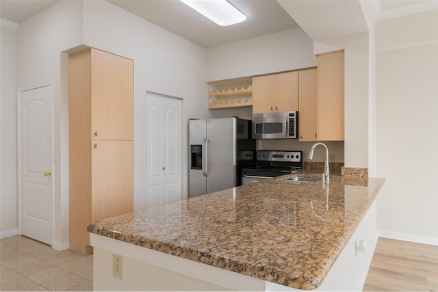 3225 Turtle Creek Blvd Unit 1012, Dallas, TX 75219 - kitchen with stainless steel appliances, a sink, light brown cabinetry, a peninsula, and open shelves