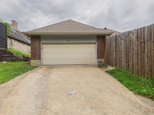 1120 Canyon Ridge Dr, Desoto, TX 75115 - garage featuring driveway