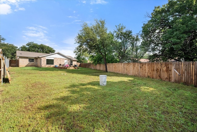 7209 W Cleburne Rd, Fort Worth, TX 76133 - view of yard
