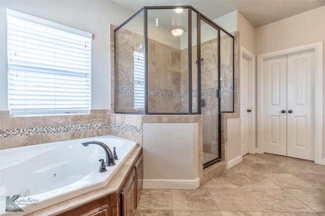 602 Prosperity Rd, Abilene, TX 79602 - full bath with a jetted tub and a stall shower