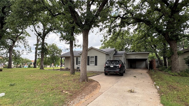 5632 Taylor Rd, River Oaks, TX 76114 - ranch-style house with driveway, a front lawn, a carport, and roof with shingles
