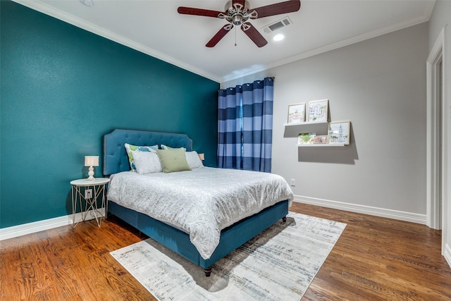6242 Vickery Blvd, Dallas, TX 75214 - bedroom featuring baseboards, wood finished floors, ornamental molding, ceiling fan, and recessed lighting