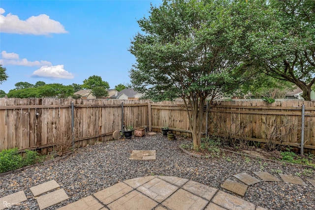 10085 Baldwin Ct, Shreveport, LA 71115 - fenced backyard with a patio area