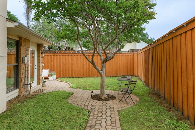 4040 Morman Ln, Addison, TX 75001 - view of yard with a patio