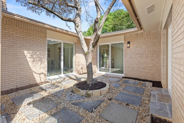 10528 Swallow Ln, Dallas, TX 75218 - view of patio