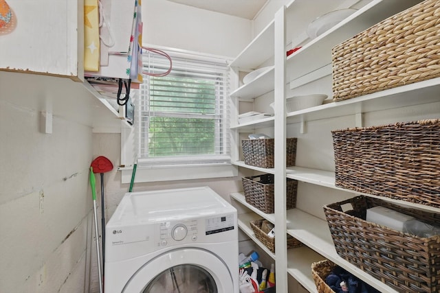 1425 W Gambrell St, Fort Worth, TX 76115 - laundry room with washer / dryer