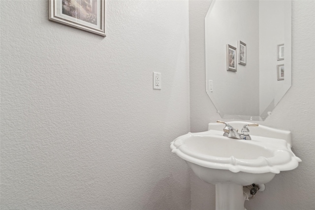 2125 Garden Crest Dr, Rockwall, TX 75087 - bathroom with a sink