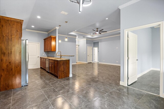 2615 San Gabriel Dr, Granbury, TX 76048 - kitchen featuring ornamental molding, appliances with stainless steel finishes, a sink, ceiling fan, and baseboards