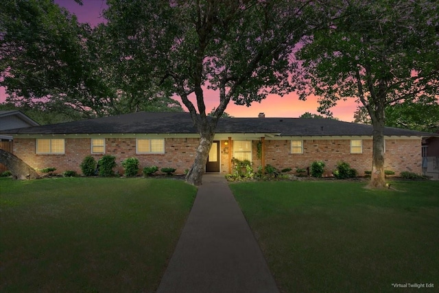 7844 Fairway Rd, Woodway, TX 76712 - single story home featuring a yard and brick siding