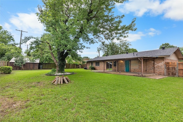 3209 N Calais St, Sherman, TX 75090 - view of yard with a patio