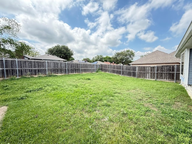 617 Desoto Dr, Desoto, TX 75115 - view of yard