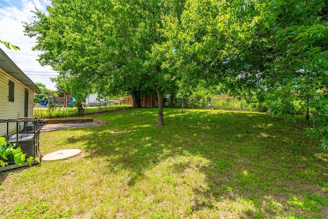 2363 Talco Dr, Dallas, TX 75241 - view of yard featuring central AC unit