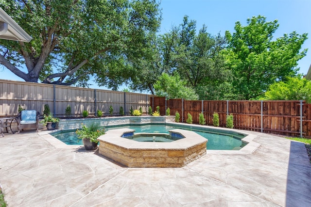 507 Clover Leaf Ln, Mckinney, TX 75072 - view of swimming pool with a patio, a fenced backyard, and a pool with connected hot tub