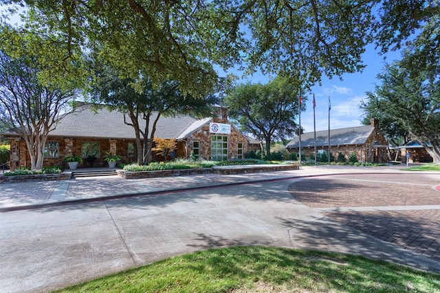 507 Clover Leaf Ln, Mckinney, TX 75072 - view of decorative road