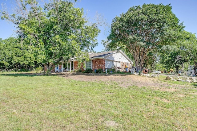 905 E Renfro St, Burleson, TX 76028 - view of grassy yard