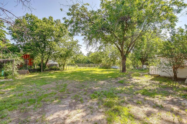 905 E Renfro St, Burleson, TX 76028 - view of yard