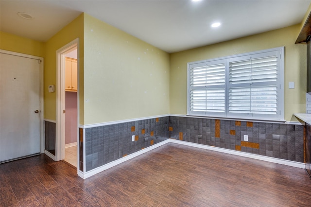 10118 Cromwell Dr, Dallas, TX 75229 - spare room with wood finished floors, baseboards, and recessed lighting