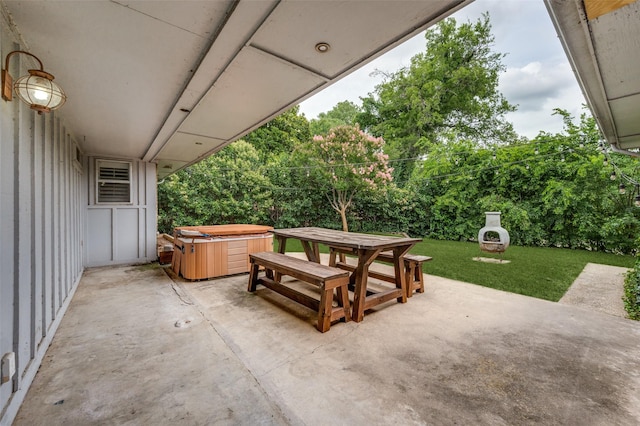 10118 Cromwell Dr, Dallas, TX 75229 - view of patio / terrace featuring a hot tub and outdoor dining space
