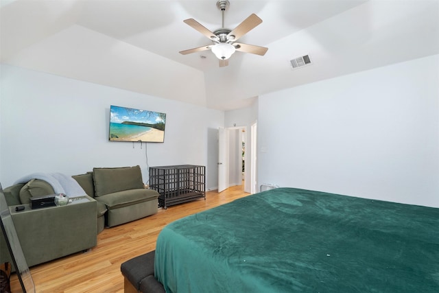 933 Oatlands Pl, Burleson, TX 76028 - bedroom featuring wood finished floors, lofted ceiling, and ceiling fan