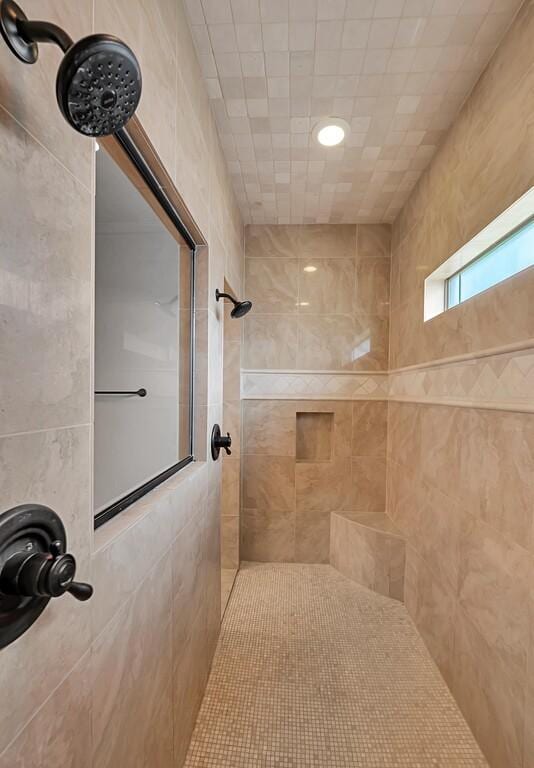 103 Saintsbury Cir, Waco, TX 76712 - bathroom featuring tiled shower
