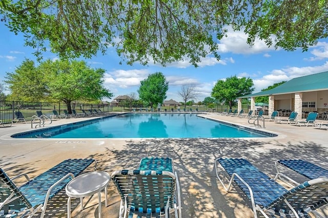 103 Saintsbury Cir, Waco, TX 76712 - community pool with a patio area