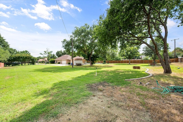 902 Mission Dr, Southlake, TX 76092 - view of yard with a detached garage