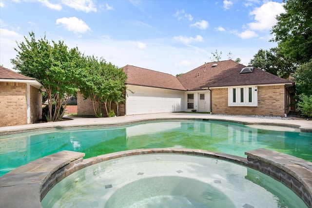 902 Mission Dr, Southlake, TX 76092 - view of pool with a pool with connected hot tub