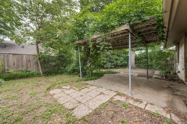 1122 Gloucester Ct N, Irving, TX 75062 - view of yard with a patio