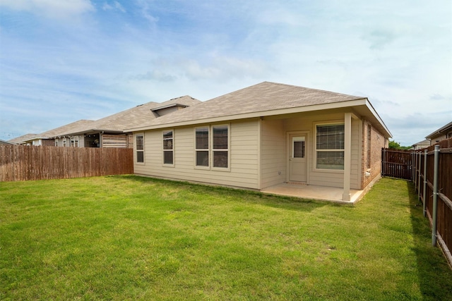 825 Blackhorse Trl, Fort Worth, TX 76247 - rear view of property with a patio
