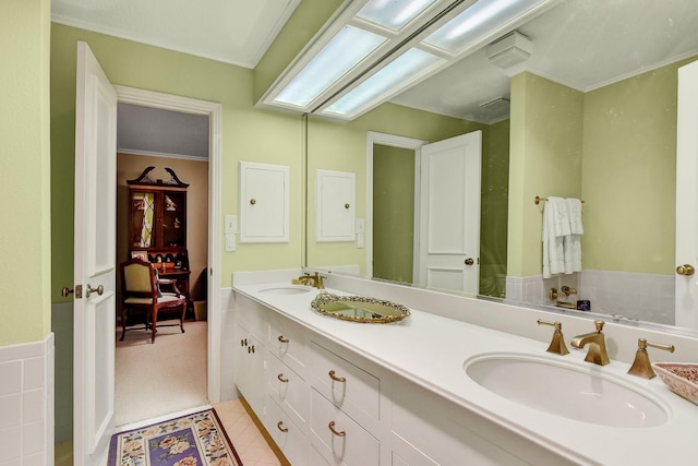 2414 Meadows Ln, Sherman, TX 75092 - full bath with double vanity