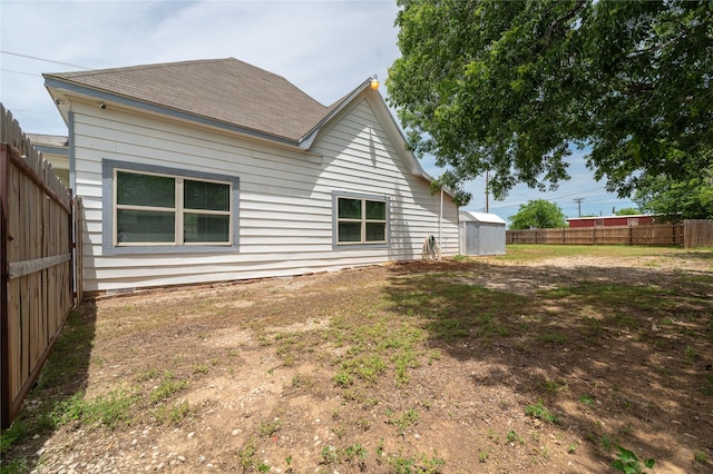 101 S Walnut St, Petrolia, TX 76377 - back of property with a fenced backyard