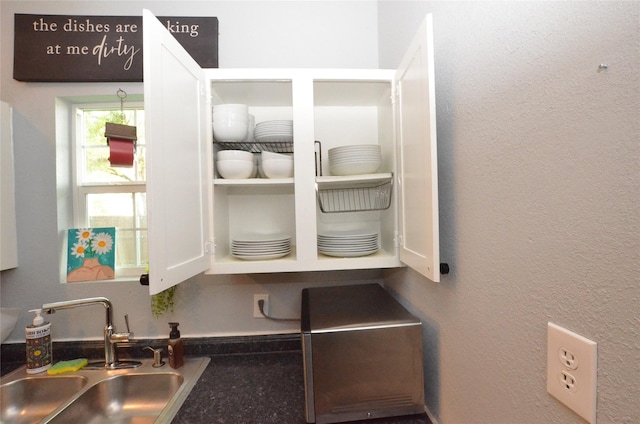 702 N Tennessee St, Mckinney, TX 75069 - detailed view of a sink and dark countertops